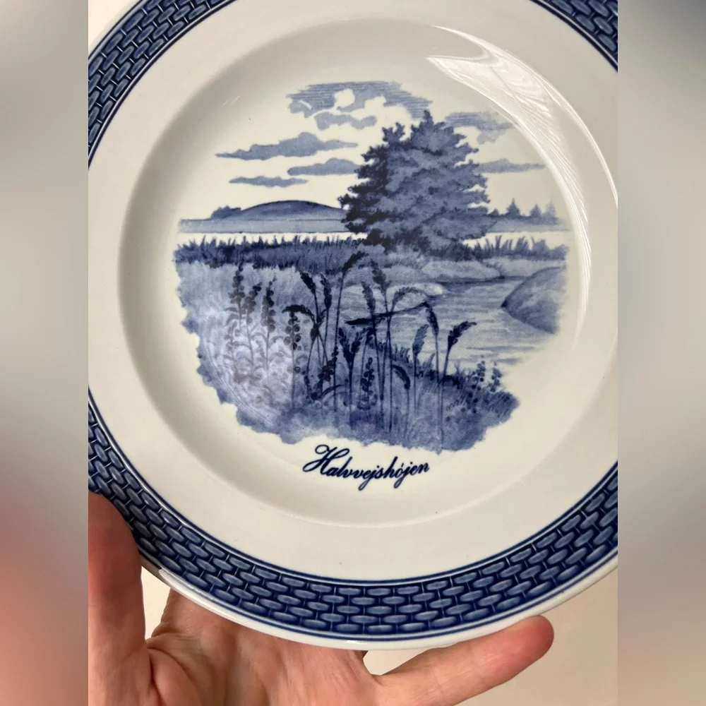 Royal Copenhagen Fajance blue white plate landscape Halvvejshójen RARE Denmark